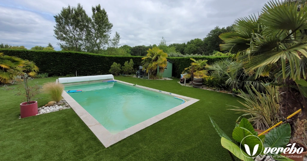 Gazon artificiel pour piscine