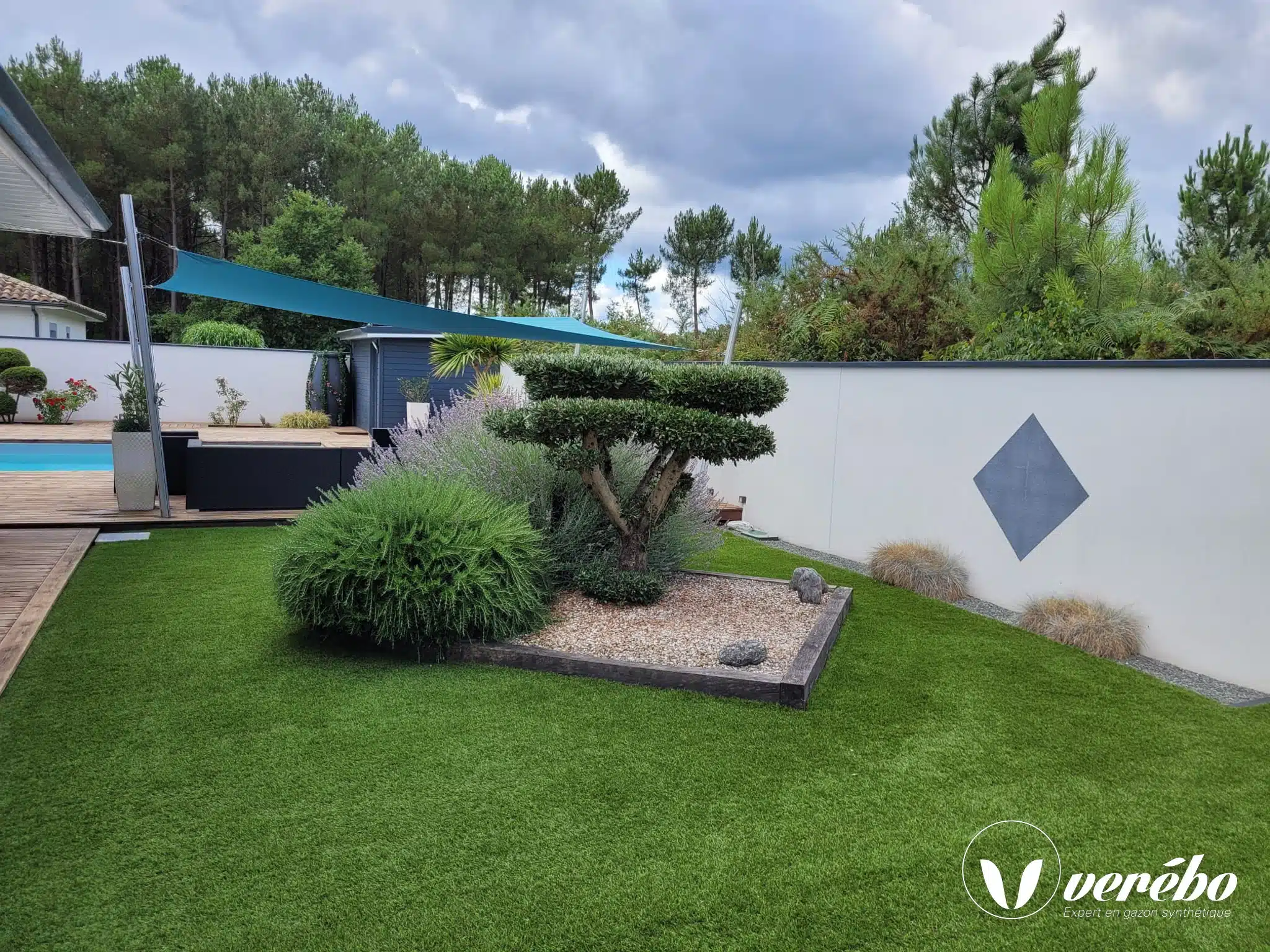 Jardin familial en gazon synthétique à Lyon